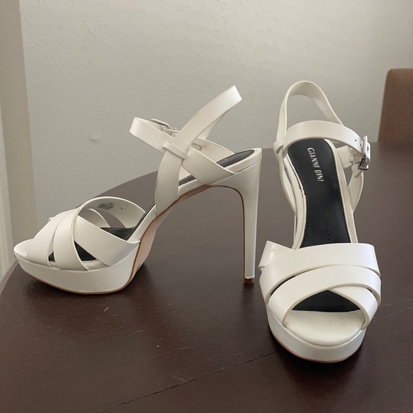Gianni Bini White Heels, size 7.5 - Picture 1 of 4